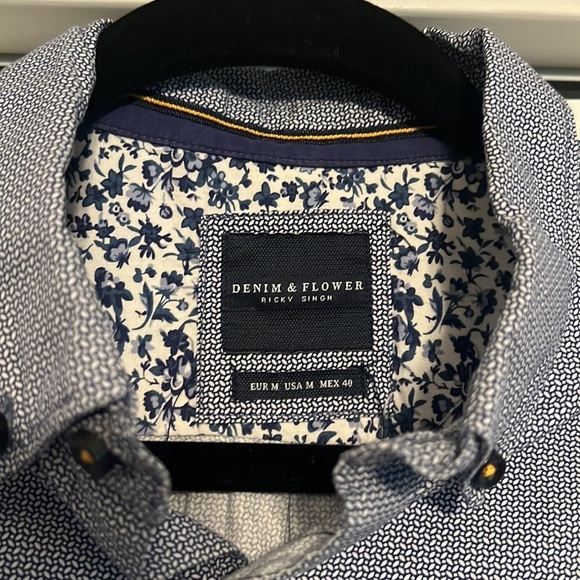 Denim & Flower navy & white pattern button down shirt, Size M - Picture 3 of 8